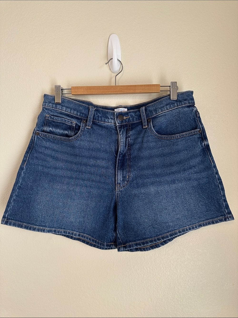 🍁Time and Tru High Rise Denim Shorts- Dark Wash🍁